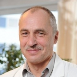 Asinsvadu ķirurgs Jānis Rozentāls aicina pacientus uz konsultāciju Valkā 5. augustā