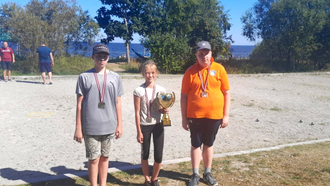 Evelīna Stūre plūc laurus čempionātā junioriem