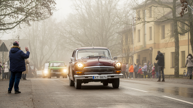 Fotoreportāža: svinīgi atklāts atjaunotais autoceļa Valka–Rūjiena posms no Kārķiem līdz Naukšēniem
