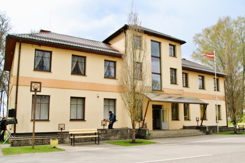 Kārķu tautas nams