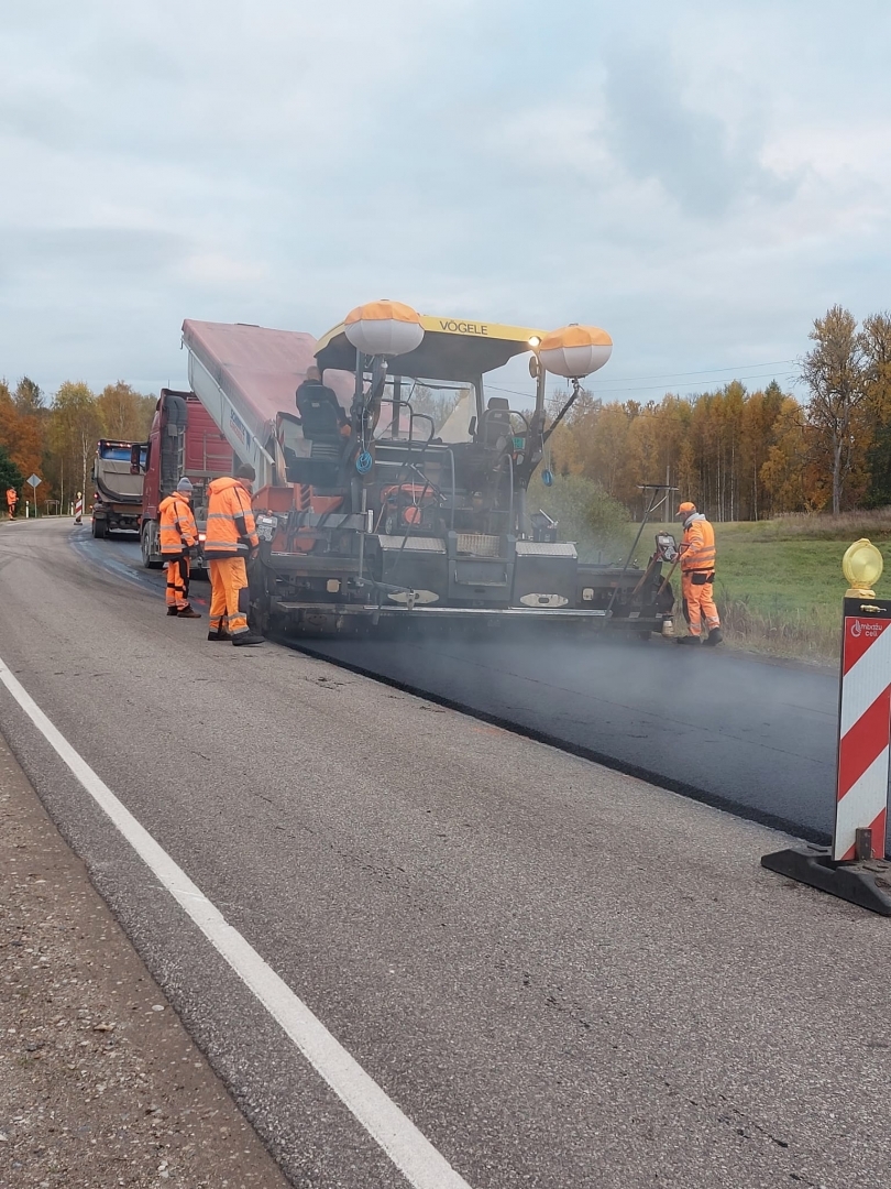 Atjaunotais reģionālā autoceļa Valka – Rūjiena (P22) segums (S.Pilskalne; E.Eglītis)
