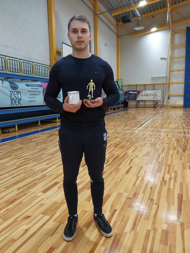 Noskaidroti Valkas telpu futbola čempionāta uzvarētāji (E.Stahovska)
