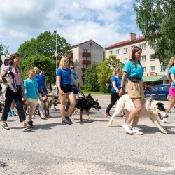 Valkas un Valgas svētku parāde