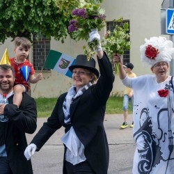 Valkas un Valgas svētku parāde