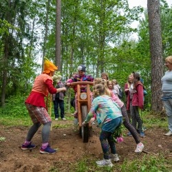 Lustiņdruvā atklāj jaunus vides objektus