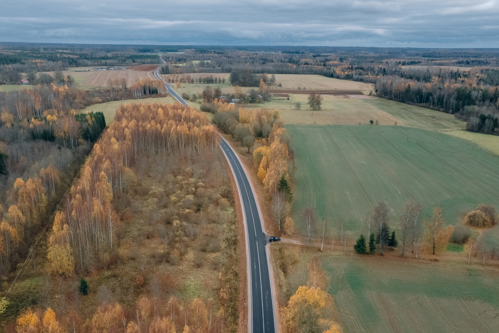 Atjaunotais reģionālā autoceļa Valka – Rūjiena (P22) segums (S.Pilskalne; E.Eglītis)