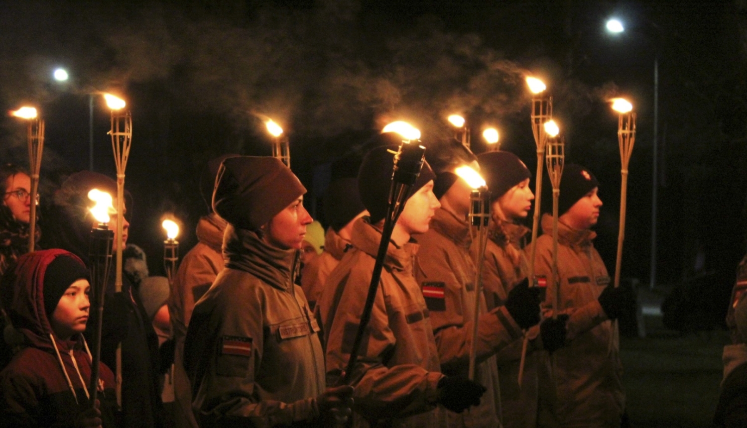 Lāpu gājiens