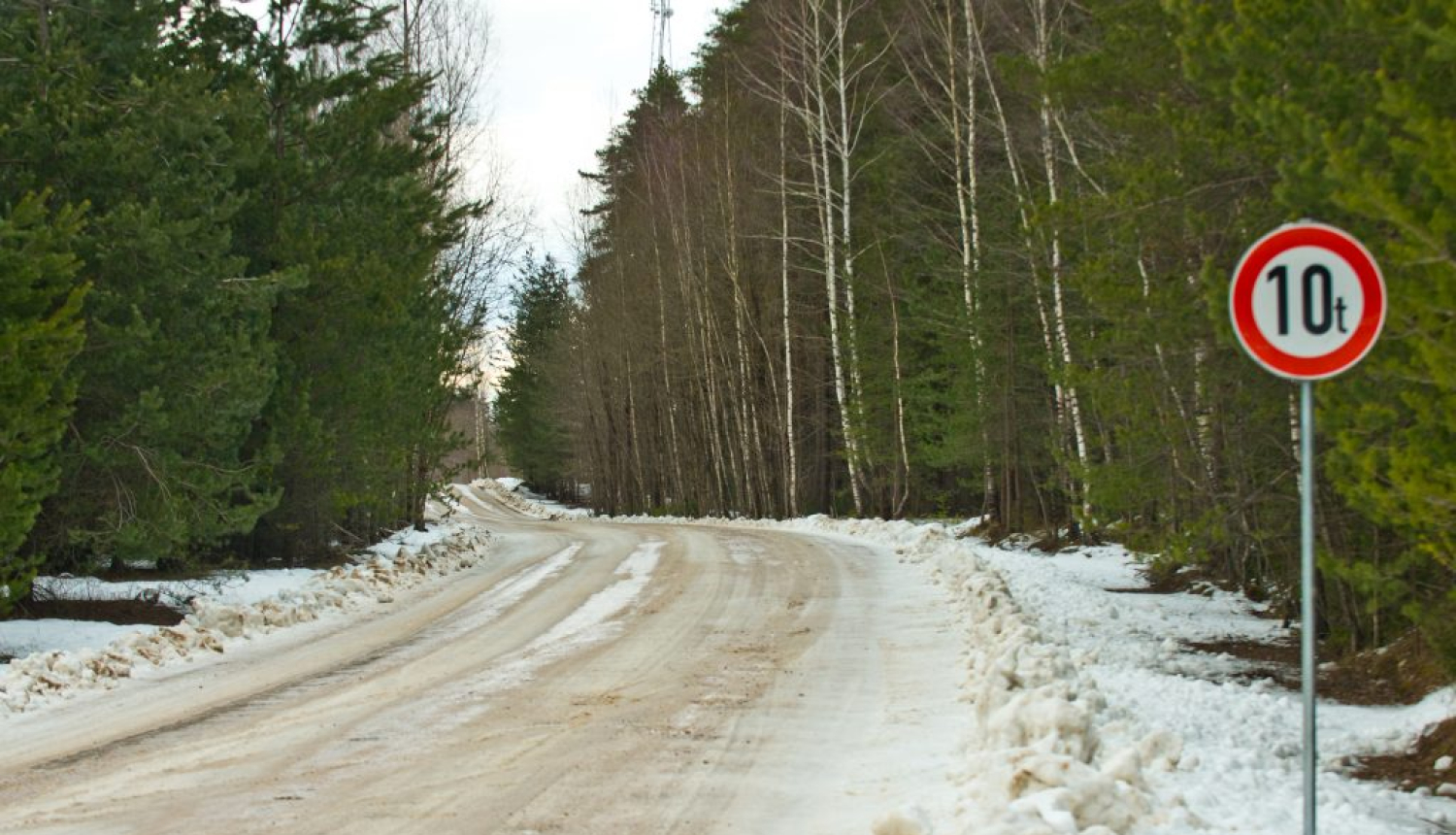 47 valsts autoceļu posmos ir iestājies šķīdonis; turpinoties atkusnim šādu posmu skaits pieaugs