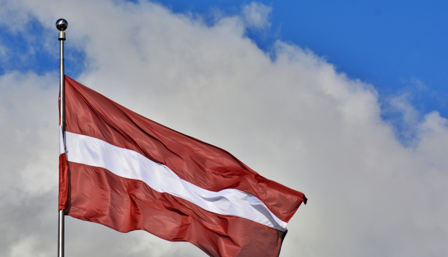 Latvijas karogs