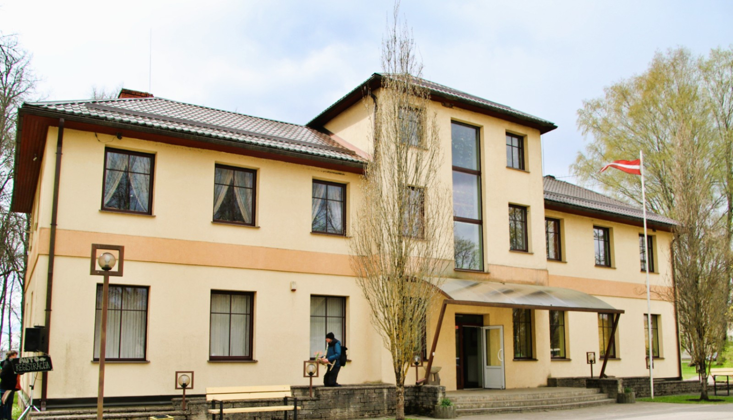 Kārķu tautas nams