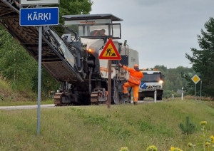 Atjaunotais reģionālā autoceļa Valka – Rūjiena (P22) segums (S.Pilskalne; E.Eglītis)