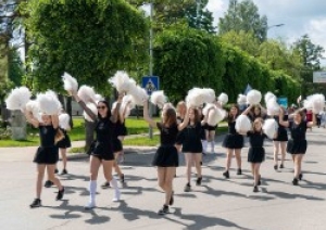 Valkas un Valgas svētku parāde