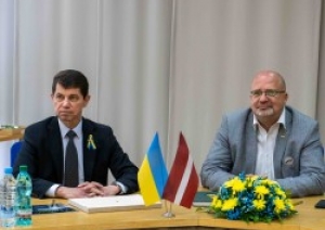 Valkā viesojās Ukrainas vēstnieks
