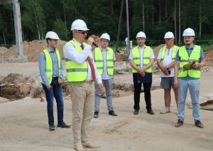 Svinīgā pamatakmens ielikšana Kārķu ražotnes ēkai (I.Leitis)