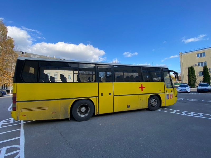 VALKAS PAŠVALDĪBAS DĀVINĀTAIS AUTOBUSS KALPO TOPOŠO UKRAINAS POLICISTU PĀRVADĀŠANAI 6