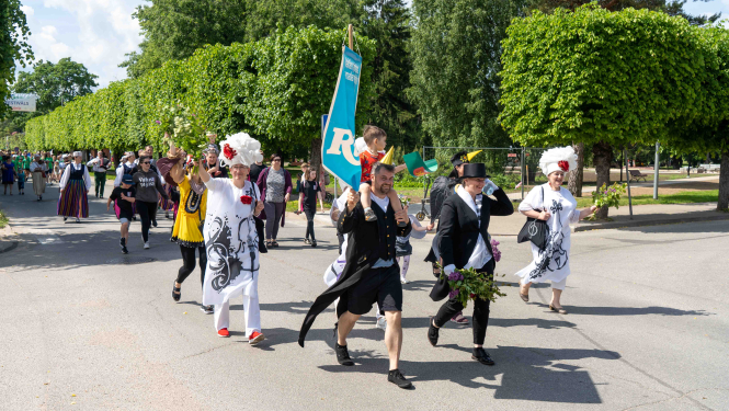 Valkas un Valgas svētku parāde