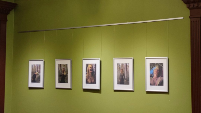 Valkā apskatāma Lindas Ikales foto darbu izstāde “Kaleidoskops”