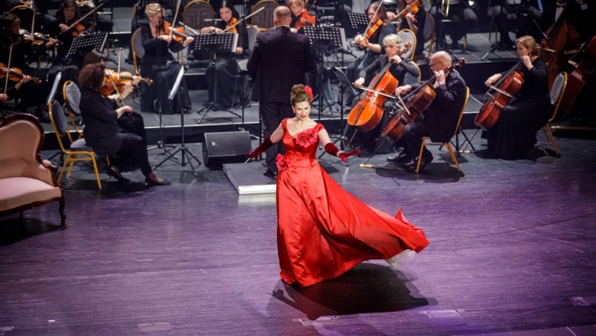 23. decembrī Valkā skanēs Operetes teātra teatralizētā koncertprogramma “Musique d'amour”