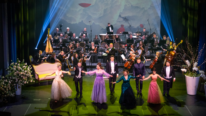 Valkas pilsētas kultūras namā Operetes teātra teatralizētā koncertprogramma “Musique d'amour”