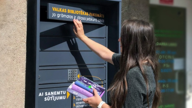 Valkas bibliotēkā jauns pakalpojums – grāmatu pakomāts