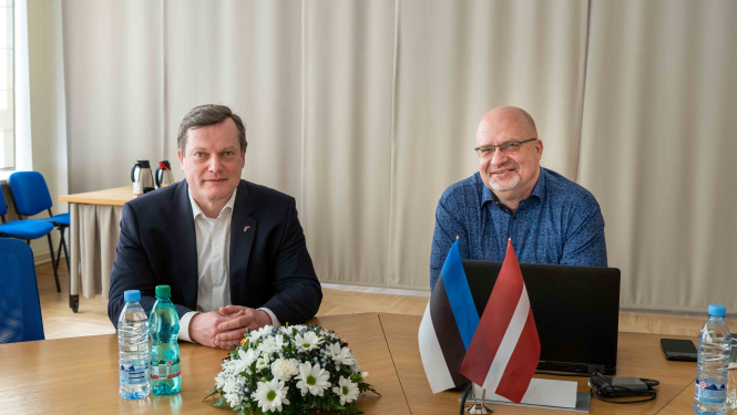 Valkā viesojās Igaunijas Republikas vēstnieks Latvijā - Arti Hilpus