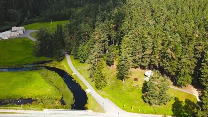 attēls ar estrādi