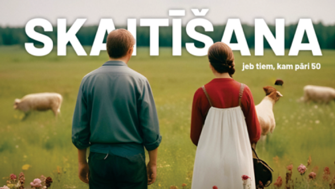 Vīrietis un sieviete laukā skatās uz lopiem