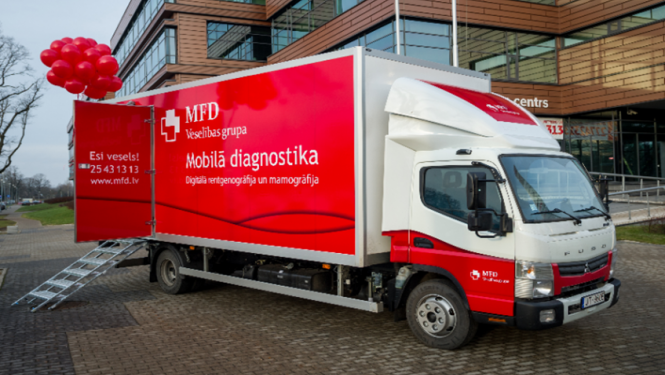 Mobilās diagnostikas sarkanbaltais busiņš
