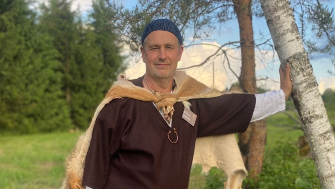 titulam_Vakaresana ar Daini