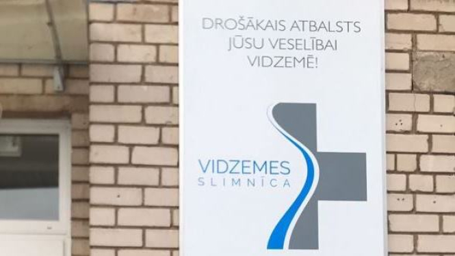 Anestezioloģe Anita Medne aicina pacientus uz konsultāciju Valkā