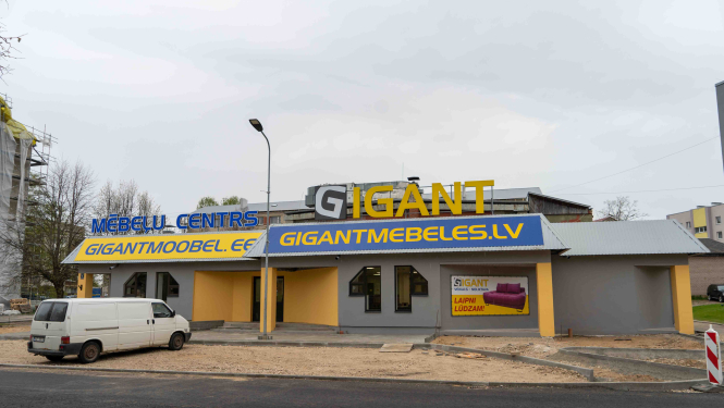 Valkā atveras jauns mēbeļu veikals “Gigant”