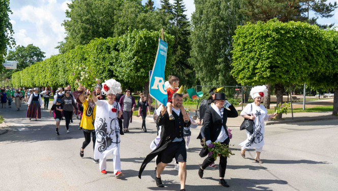 Valkas un Valgas svētku parāde