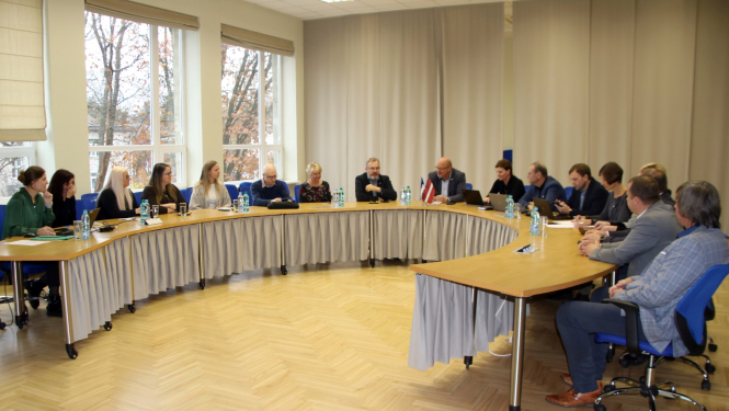 Valkā pārrunā Latvijas un Igaunijas pārrobežu reģionu sadarbības iespējas