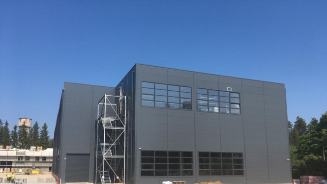 Turpinās būvdarbi Valkā, Varoņu ielā 39A