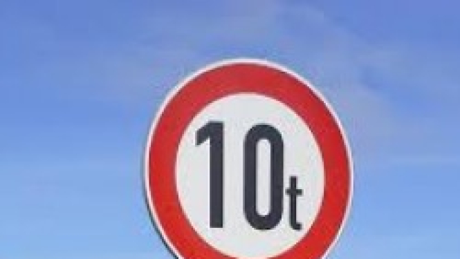 Ērģemes un Kārķu pagastu ceļiem noteikts tehnikas svara ierobežojums