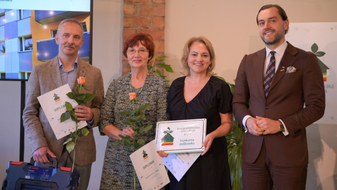 2.vieta - nominācijā “Energoefektīvākā atjaunotā daudzdzīvokļu ēka” - atjaunota daudzdzīvokļu ēka Valkā, Stendera ielā 2. 