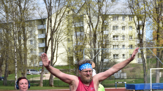 Contra ir noskriets!