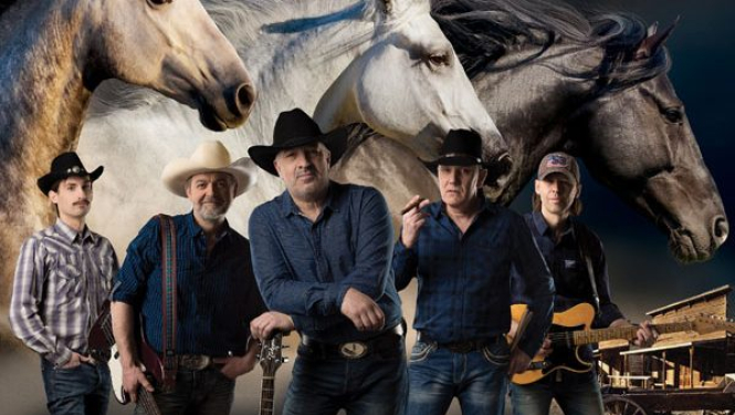 Valkas pilsētas kultūras namā grupas "Sestā jūdze" koncerts "Tālāk par vārdiem"