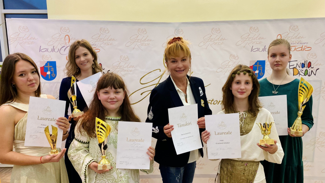 Studijas “JOY” vokālisti gūst panākumus starptautiskā konkursā Pērnavā