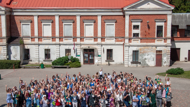 Latvijas ciemi un mazpilsētas tiek aicinātas pieteikties kļūt par 2023.gada lauku nākotnes diskusiju epicentru, uzņemot 6. Latvijas Lauku kopienu parlamentu