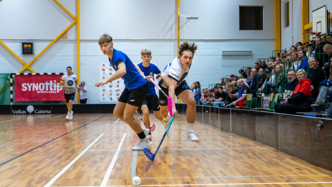 florbola majas spele