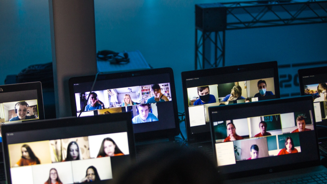 Vidzemi konkursa “FIZMIX Eksperiments” finālā pārstāvēs Valkas Jāņa Cimzes ģimnāzijas skolēni