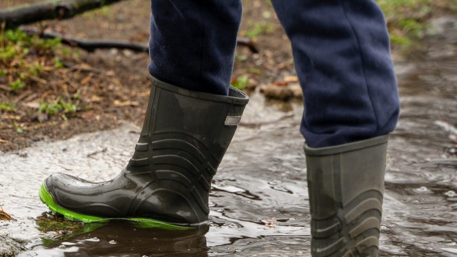 Kā rīkoties daudzdzīvokļu māju iedzīvotājiem, kad applūst iekšpagalmi?