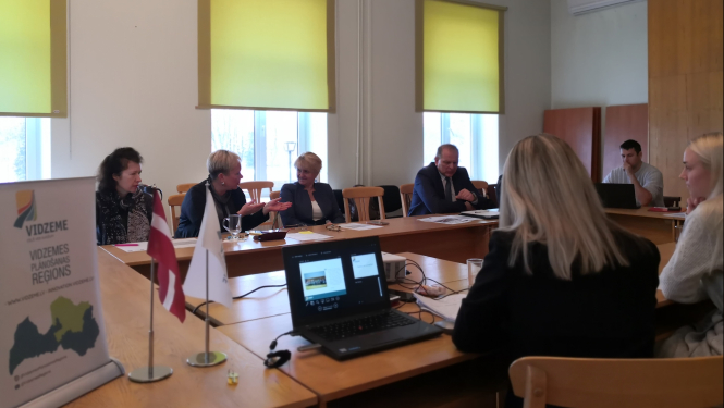 Diskutē par remigrācijas jautājumiem Vidzemes plānošanas reģiona pašvaldībās; būtiskākais šķērslis - nepietiekams dzīvojamais fonds