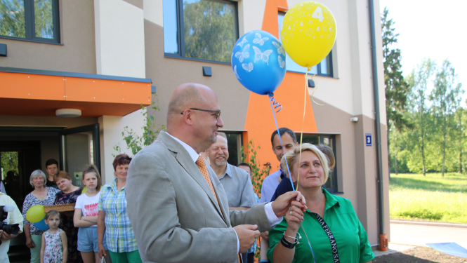 Ar svinīgo pasākumu “Atvērto durvju mirklis” atklāts Valkas Jāņa Cimzes ģimnāzijas internāts