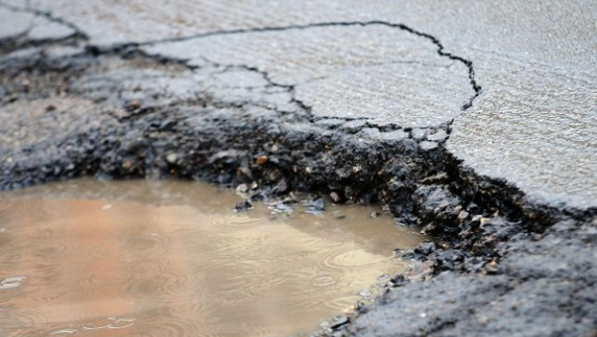 LPS aicina valdību risināt reģionālo pasažieru pārvadājumu un ceļu stāvokļa akūtās problēmas