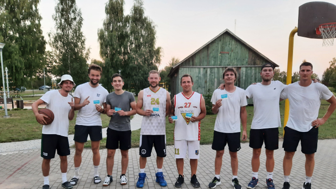 Aizvadīti pludmales volejbola un ielu basketbola zibensturnīri