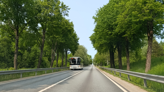 Autobuss uz reģionālā ceļa