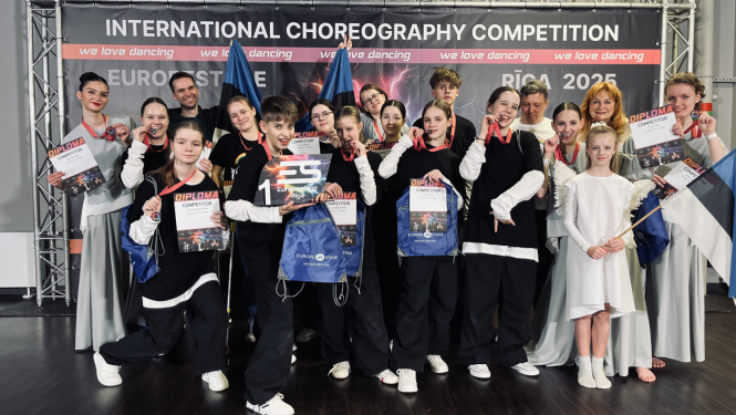 Studijas JOY dejotāju kopbilde