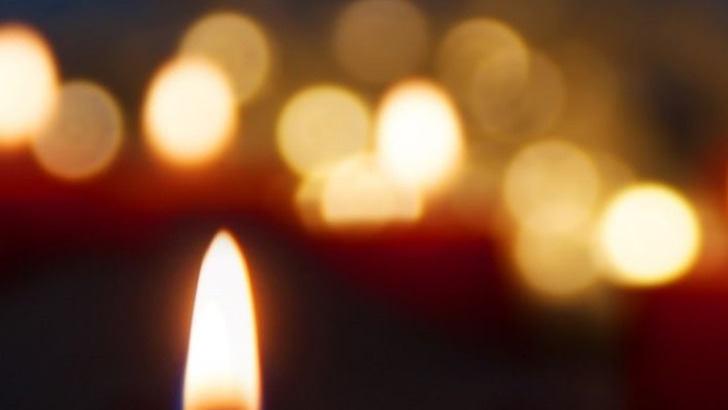 Dedzinot sveces, atcerieties par ugunsdrošību!